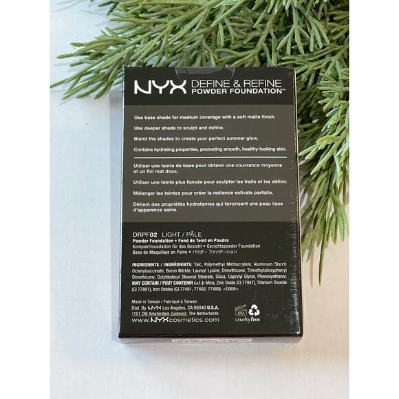 NYX Define & Refine Powder Foundation DRPF02 LIGHT - Picture 2 of 4